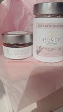 Load and play video in Gallery viewer, Himalayan Salt Soak &amp; Honey FaceMask combo
